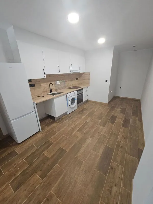Kitchen - Bright 2-Bedroom Flat in Jesús District, Zaragoza