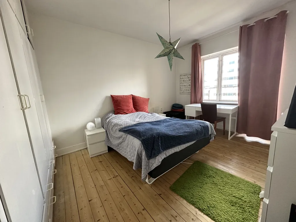 Magamistoad - 4-Bed Apartment with Balcony in Aalborg