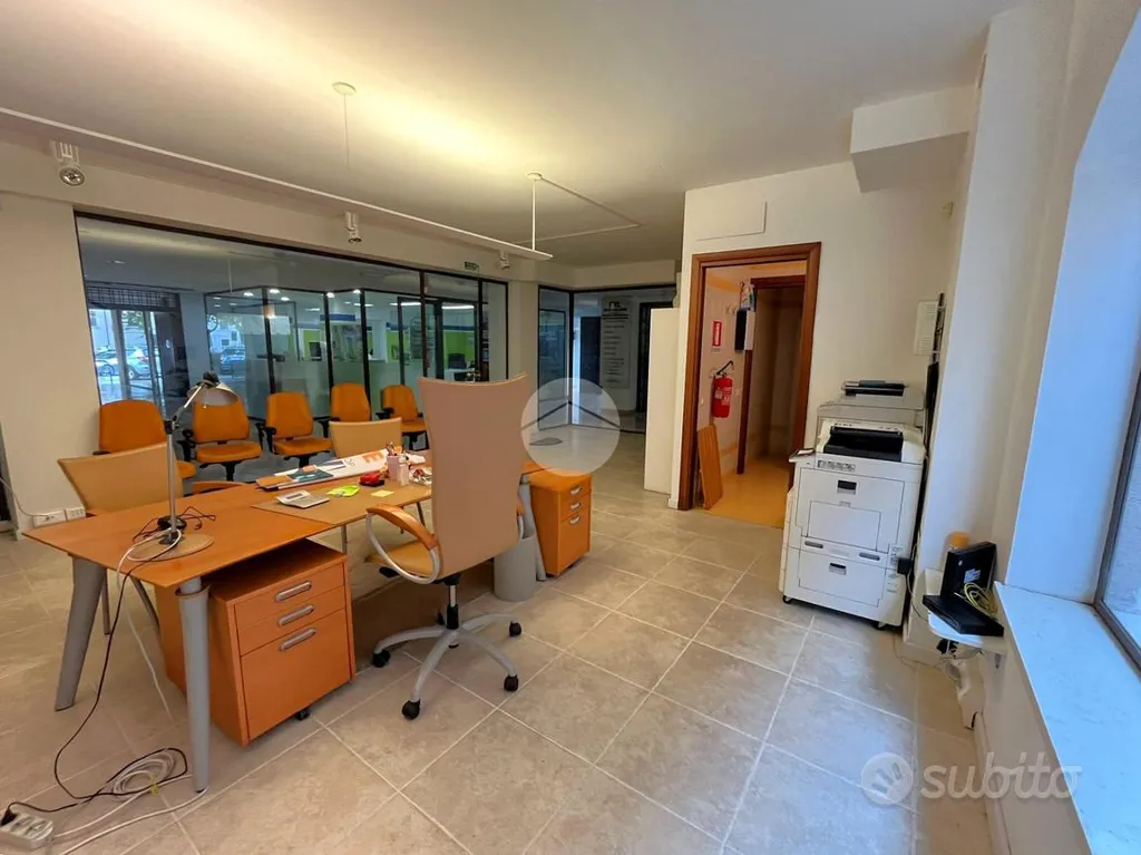 Bureau - Office with Parking in Desenzano del Garda