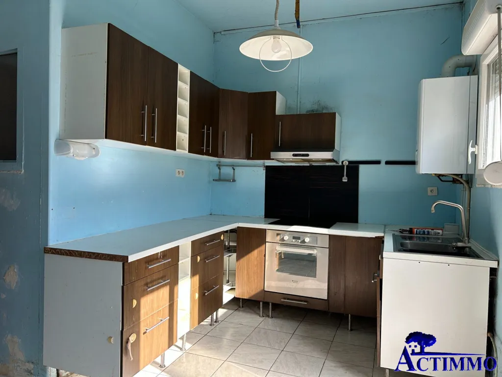 Cuisine - Maison 6 pièces avec cour à Joigny