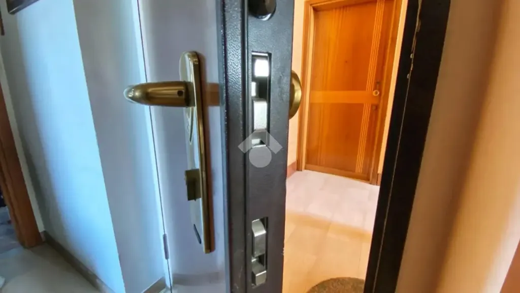 Esik - 2-Bedroom Apartment with Balcony in Turin
