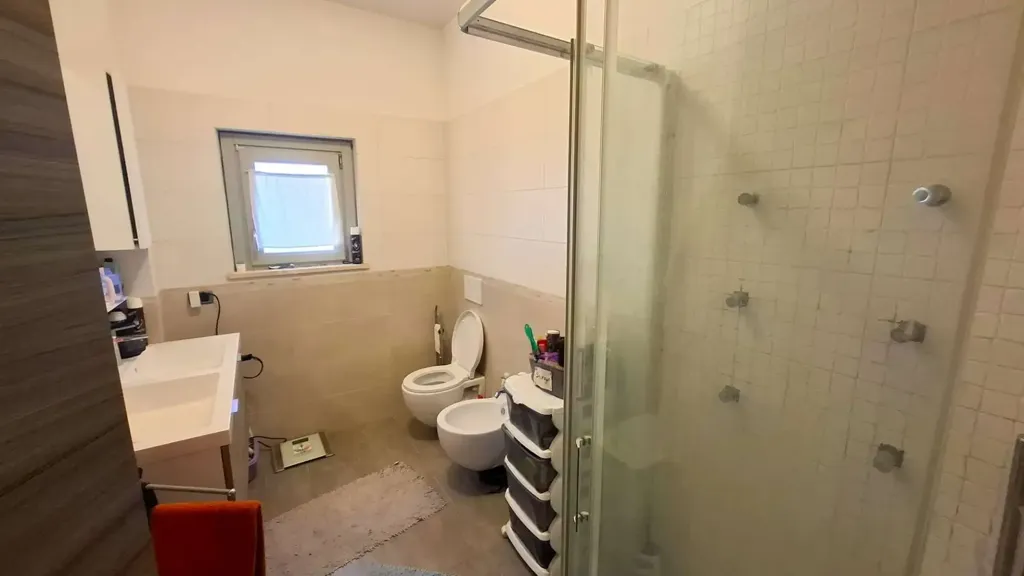 Bathrooms - Villa Portion with Pool in Spoleto