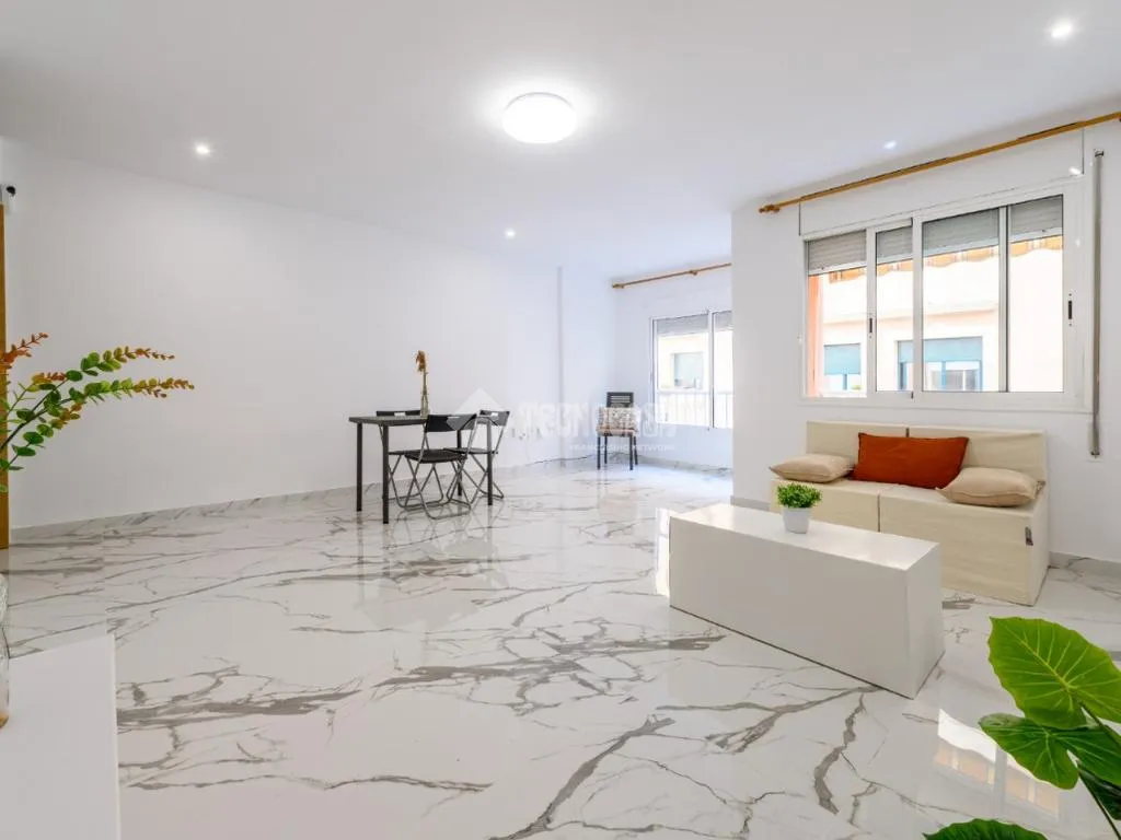 Séjour - Fully Renovated Flat Near Beach in Tarragona
