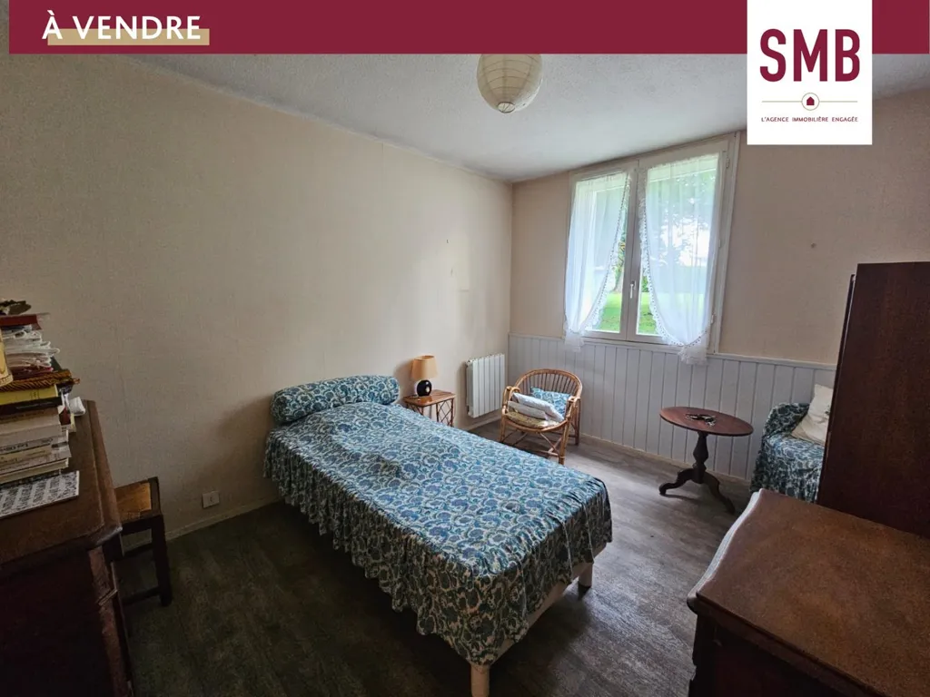 Chambres - Appartement Traversant avec Balcon à Proximité des Commerces