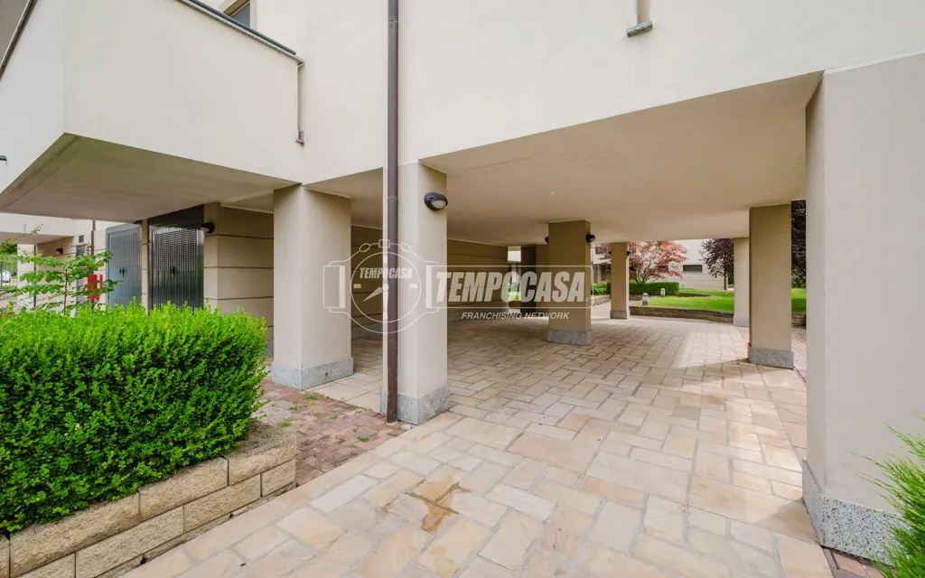 Entrée - Two-Bedroom Apartment with Balcony in Trezzano Sul Naviglio