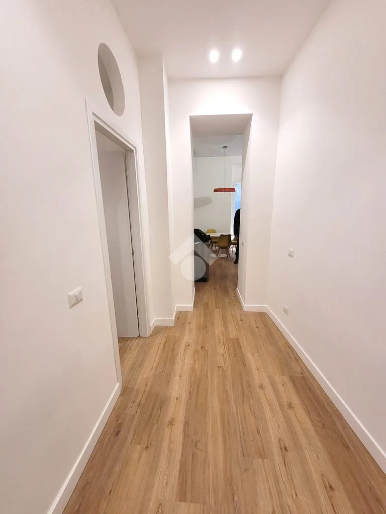 Entrée - Restored 2-Bedroom Apartment in Naples