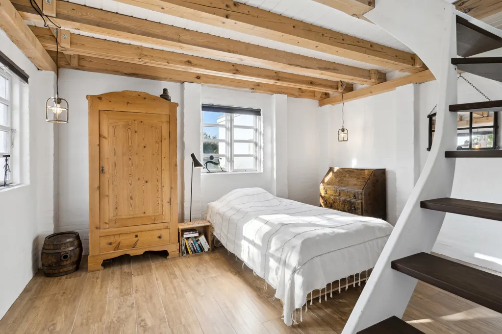 Magamistoad - Renovated Villa with Waterside in Strøby Egede