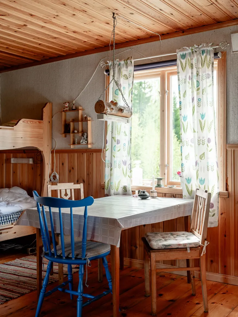 Salle à manger - Cottage with Lake View near Brintbodarna