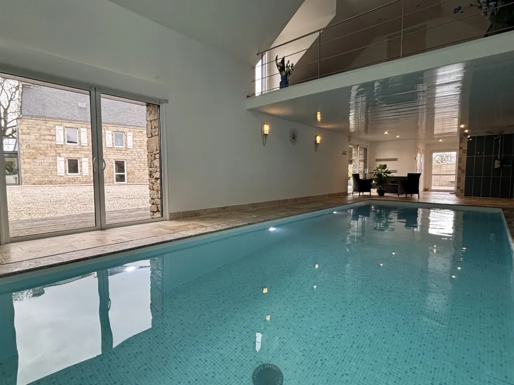 Piscina - Historic Granite Property with Piscine in Scaër