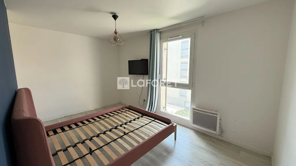 Chambres - Appartement 3 Pièces avec Balcon à Goussainville
