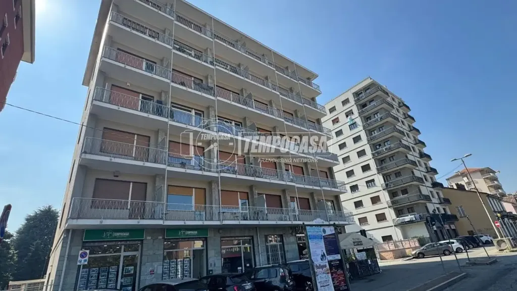 Välivaade - Rearranged Apartment with Balcony in Collegno