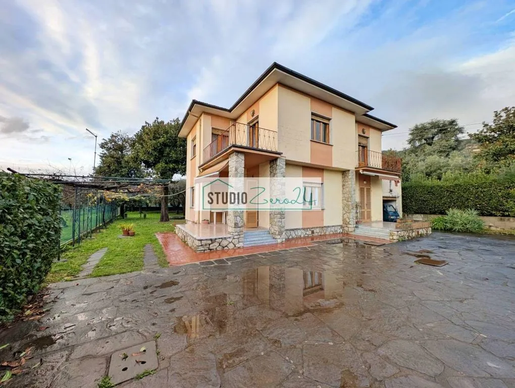 Außenansicht - Luxury Villa with Garden in Seravezza, Tuscany