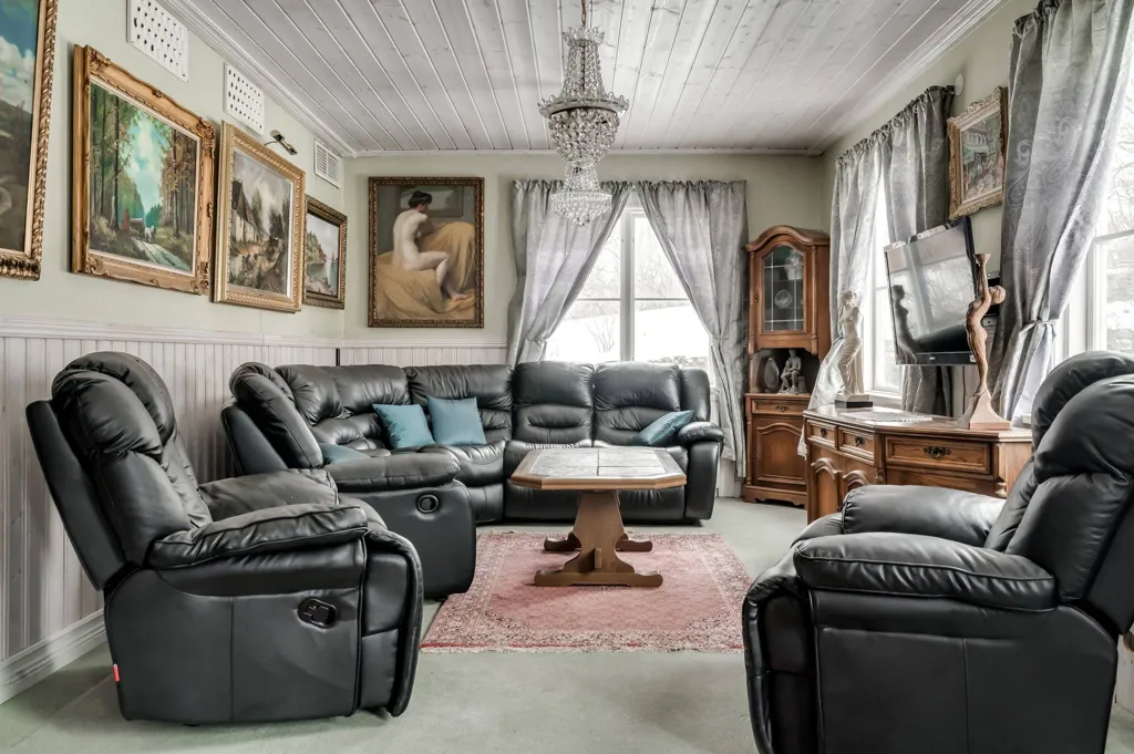 Elutuba - Multi-Use Property with Historic Charm in Borgvik