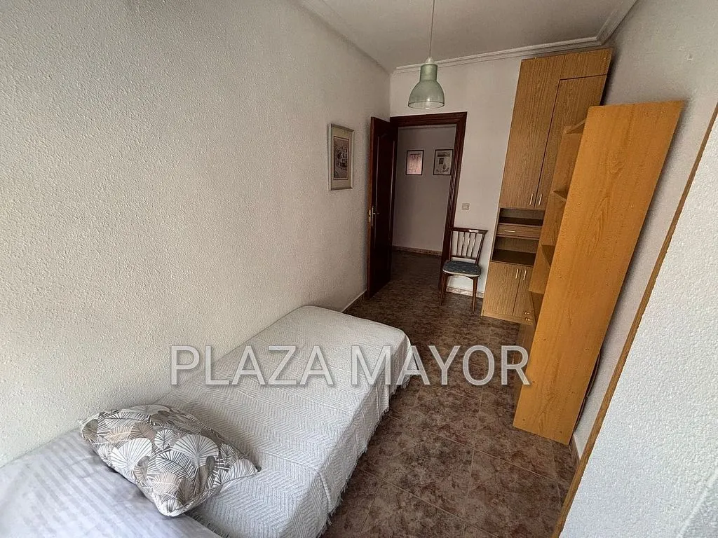 Chambres - Furnished Flat with Balcony in Rollo