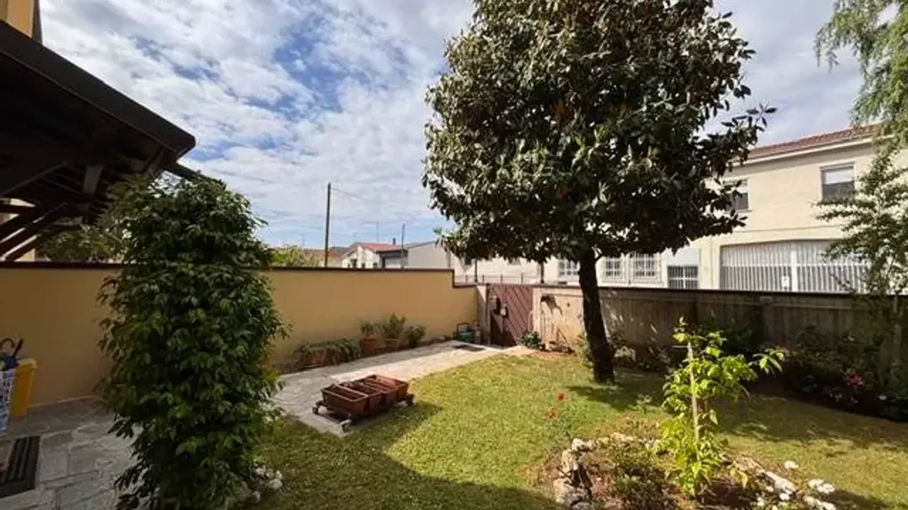Garden - Villa with Garden in Vigevano