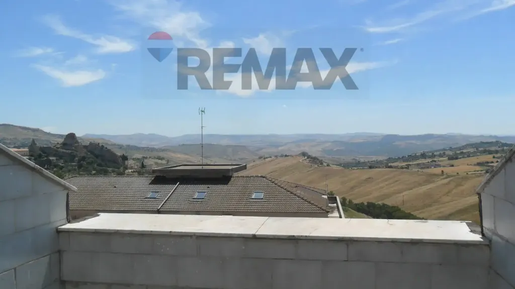 Jardin - Attico with Balcony Views in Caltanissetta