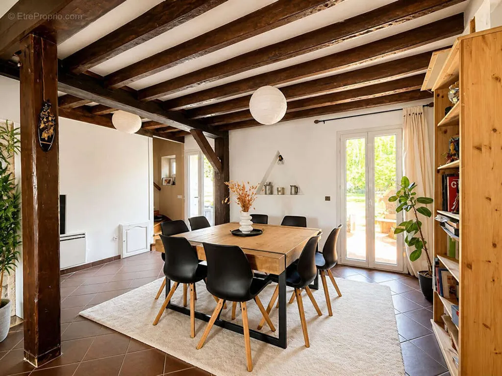 Sala da pranzo - Stone House with Large Garden in Countryside