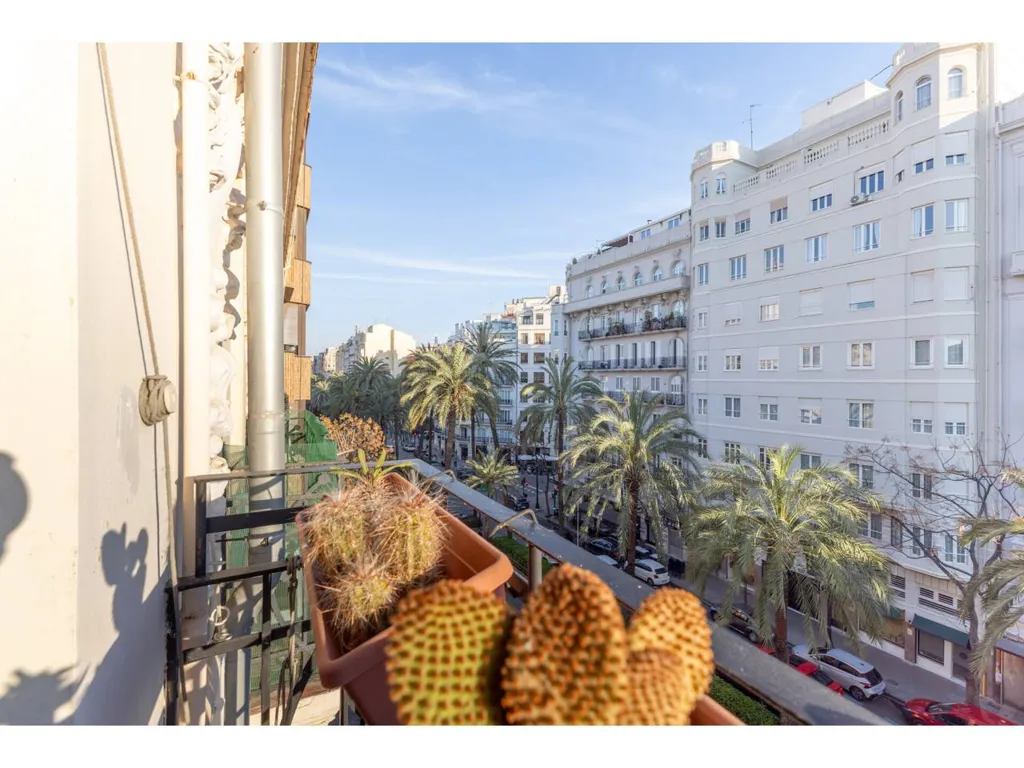 Rõdu - Modernised Flat with Balcony in Gran Vía