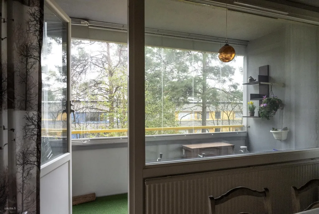 Balcon - Apartment with Glazed Balconies in Suikkila