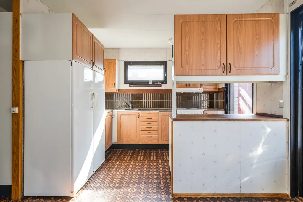 Cuisine - Family House with Development Potential in Åby