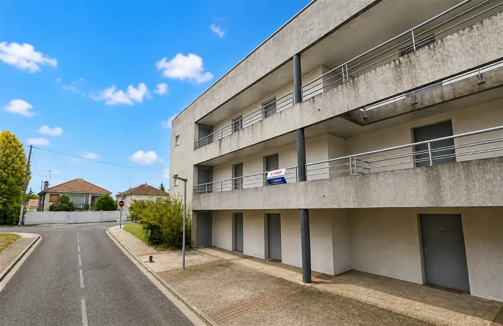 Extérieur - Appartement 1 Pièce avec Parking à Poitiers