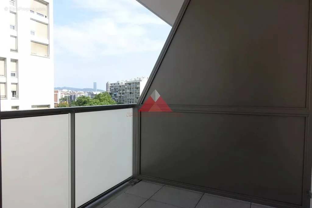 Rõdu - Studio with Balcony in Lyon 8th