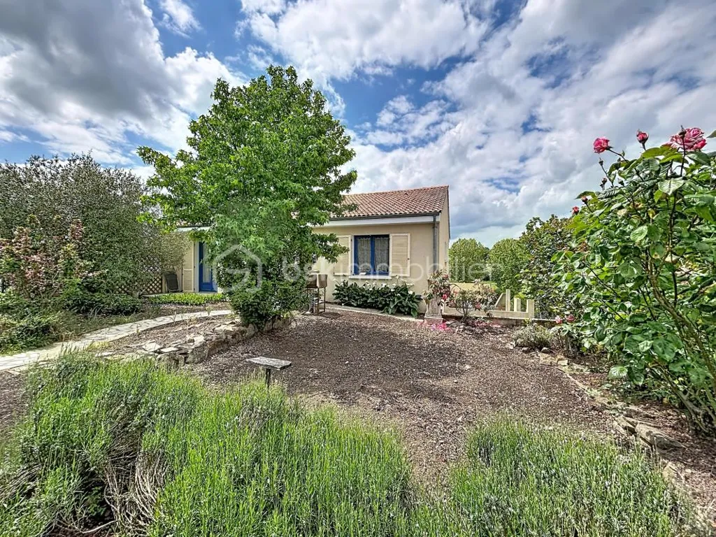 Jardin - Pavillon avec Terrasse à Bressuire