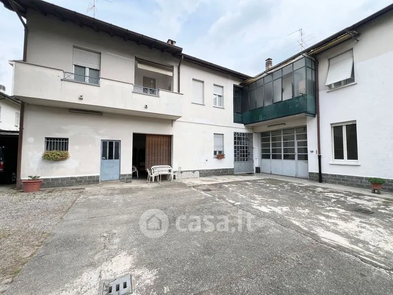 Aed - Two-Bedroom Apartment with Balcony in Seregno