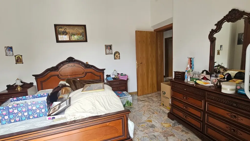 Chambres - Apartment with Marble Flooring in Jesi