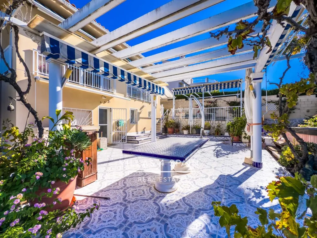 Terrazza - Villa with Golf Course Views in Ciudad Quesada