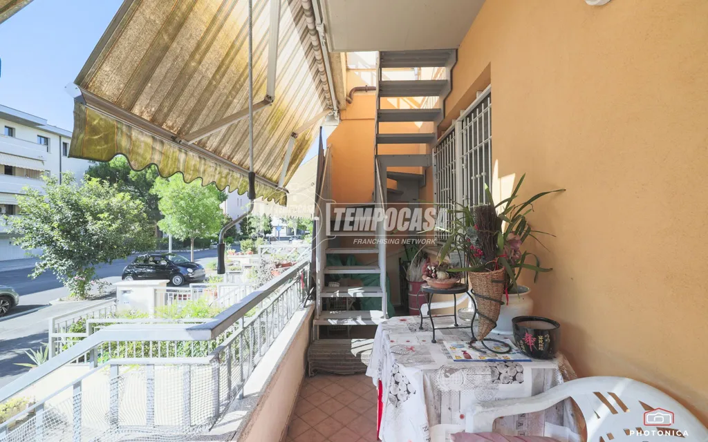 Rõdu - Terraced Villa with Two Apartments in Cattolica
