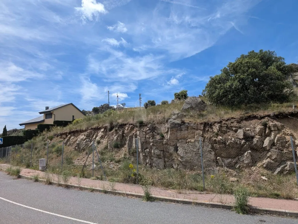 Jardin - Urban Plot with Views in El Espinar
