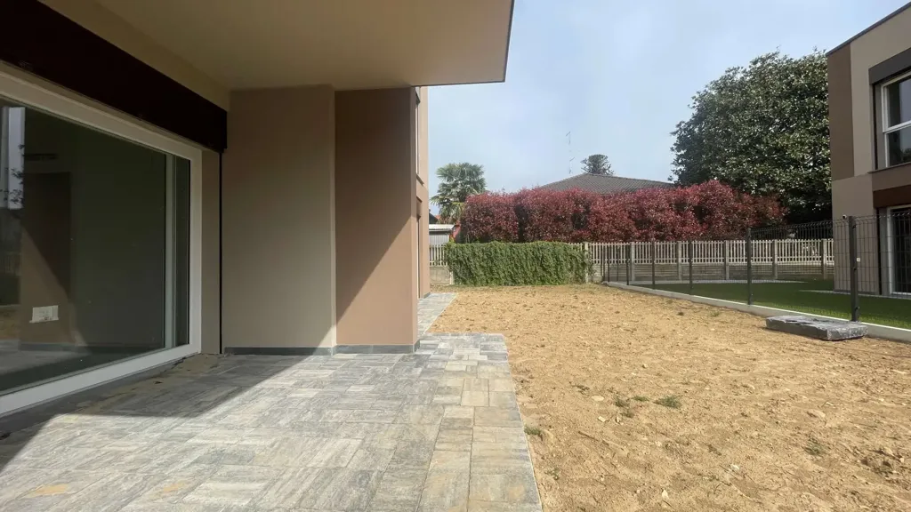 Garden - Luxury Apartment with Garden in Rovellasca