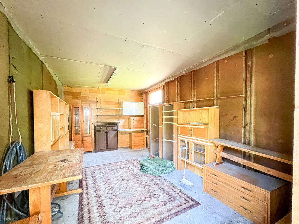 Garage - Three-Bedroom House with Sauna in Espoonkartano