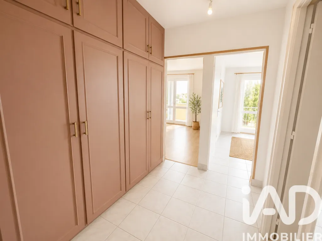 Stanze - 3-Bedroom Apartment with Balcony in Eaubonne