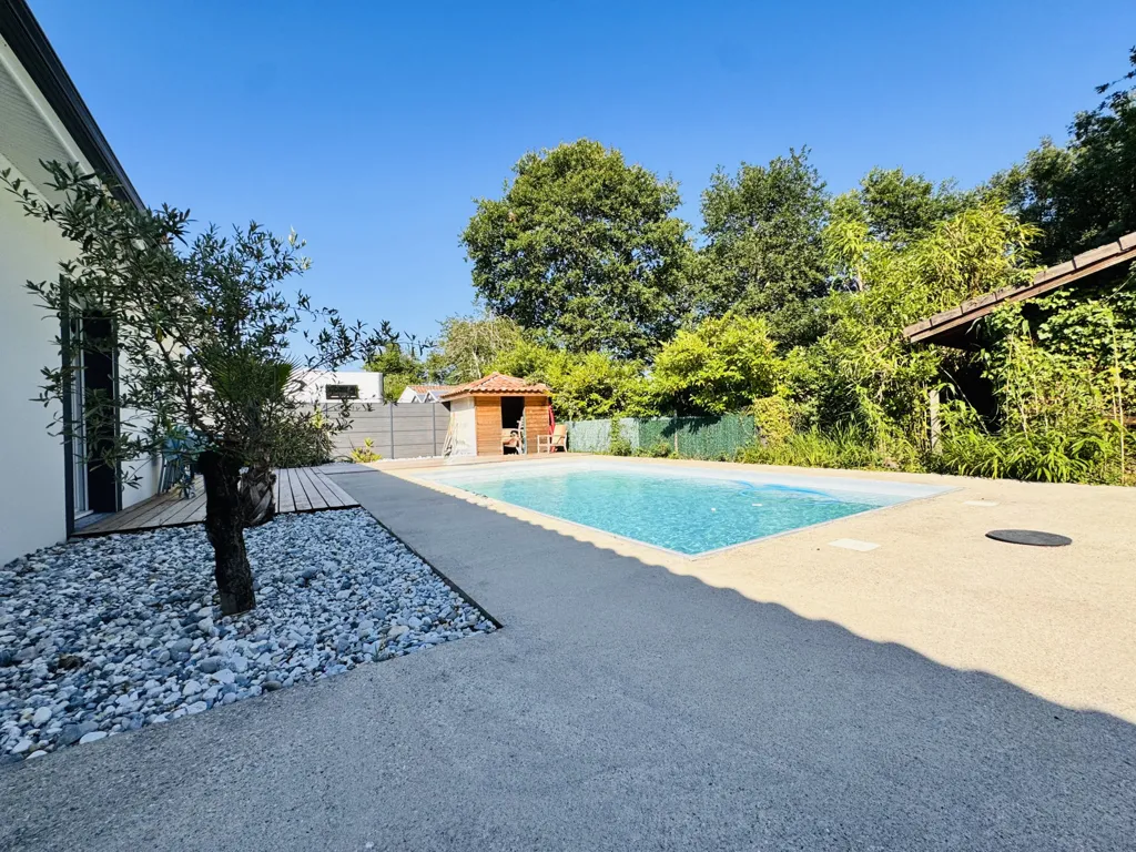 Bassein - Contemporary Flat-Plan House with Pool near Lac de Soustons