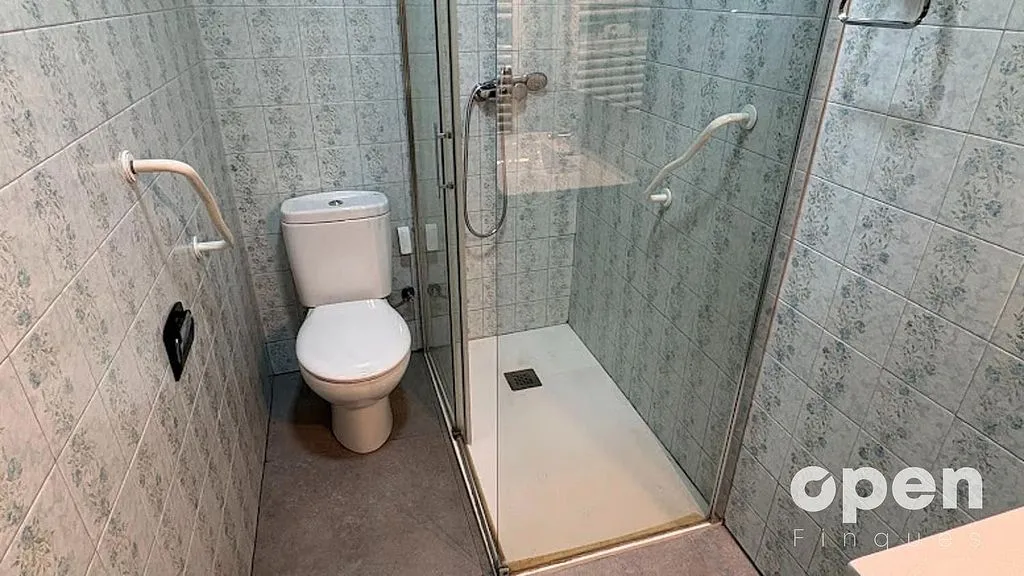 Vannitoad - Apartment with Garage in Terrassa