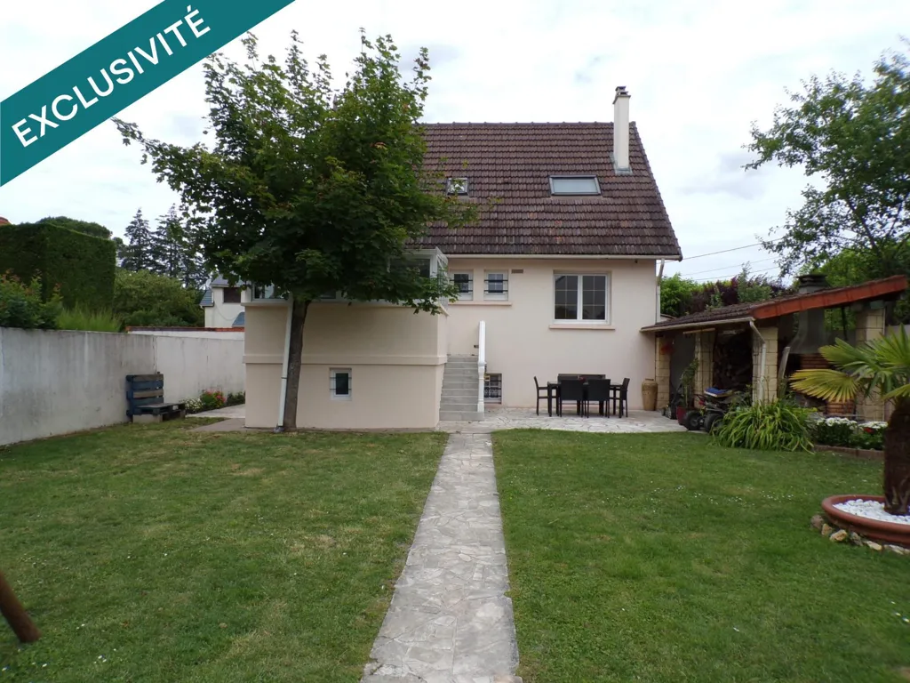 Aed - Spacious House with Pool in Draveil