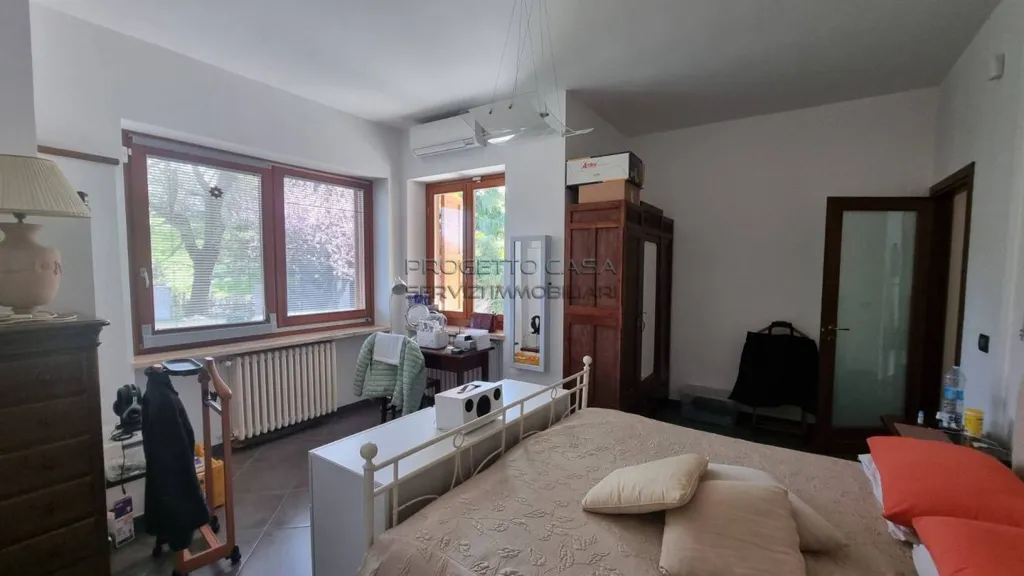 Chambres - Semi-detached Villa with Garden in Bra