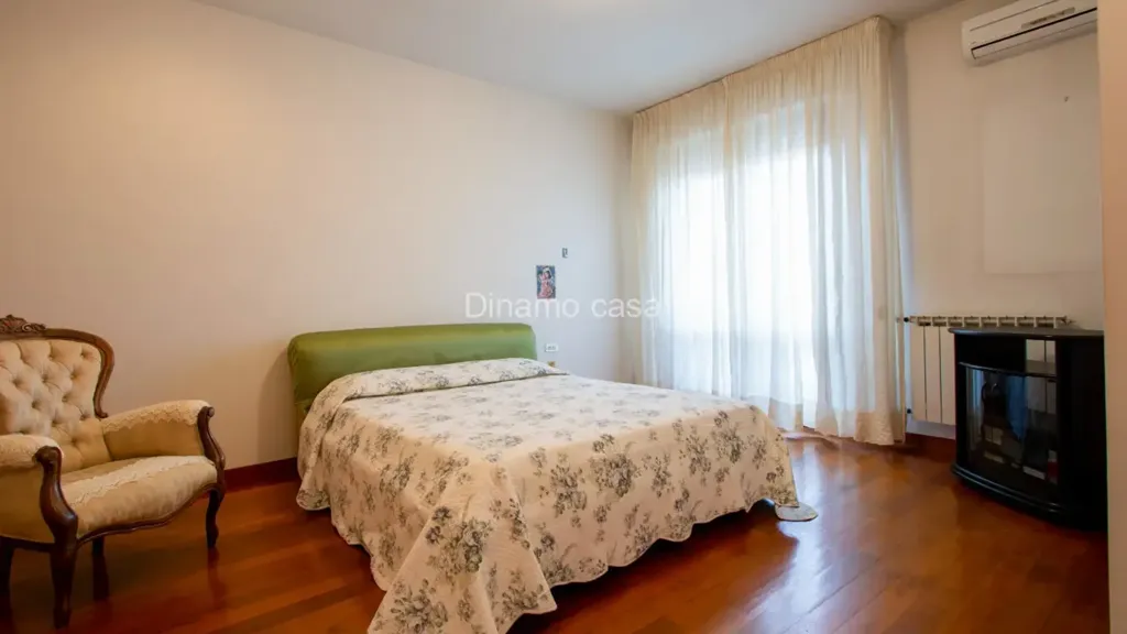 Chambres - Spacious 3-Bedroom Apartment with Terrace in Prato