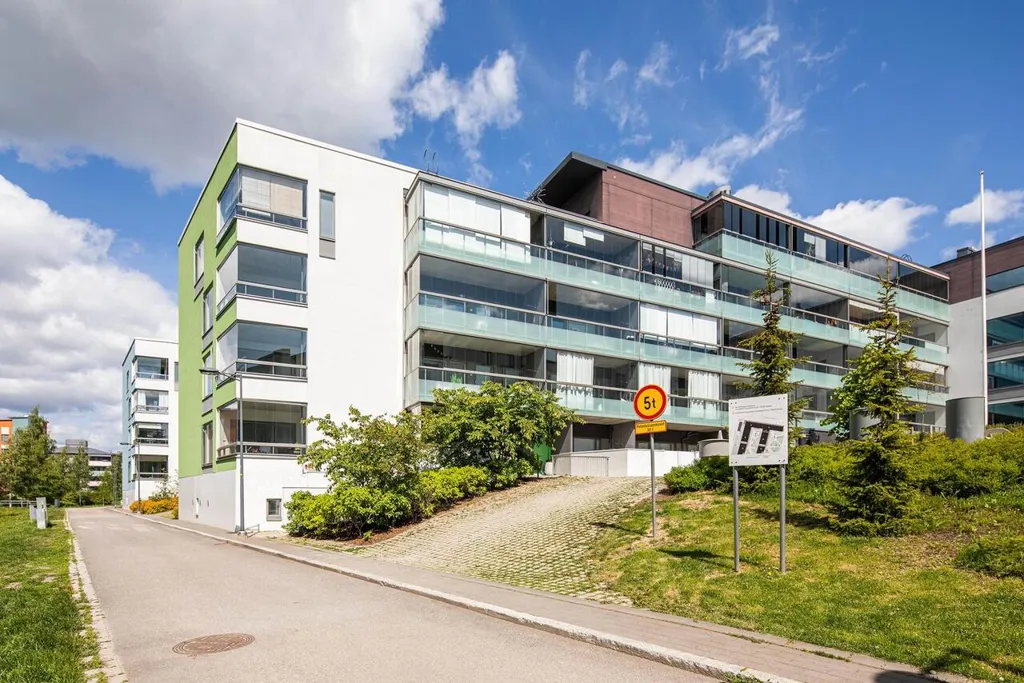 Välivaade - Spacious Apartment with Balcony in Suurpelto, Espoo