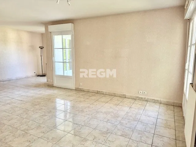 Séjour - Appartement avec Balcons en Centre-Ville à Saint-Fargeau-Ponthierry