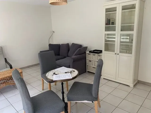 Salle à manger - Studio Meublé avec Ascenseur à Lyon 9ème