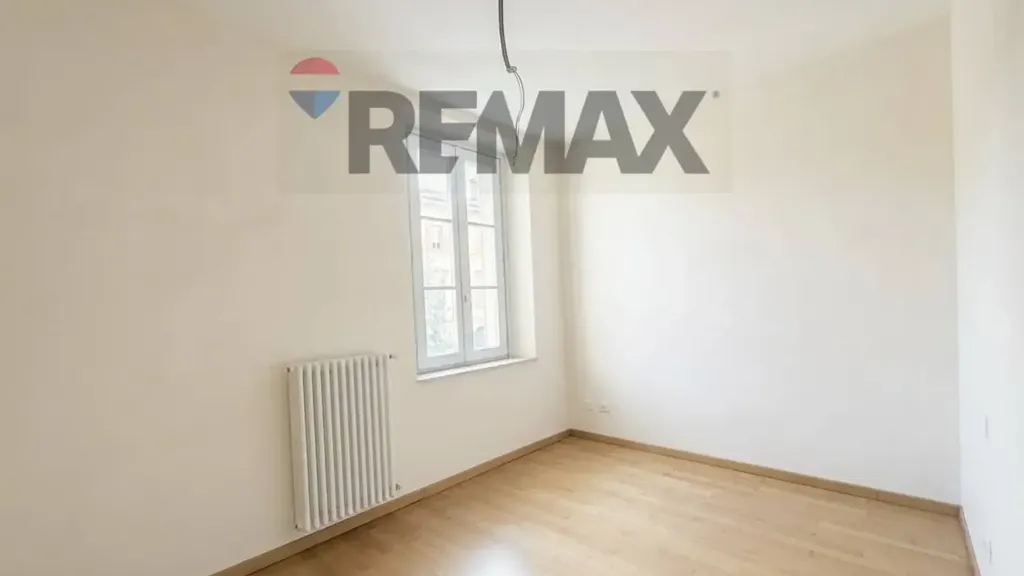 Toad - Rustic Duplex with Box in Novellara