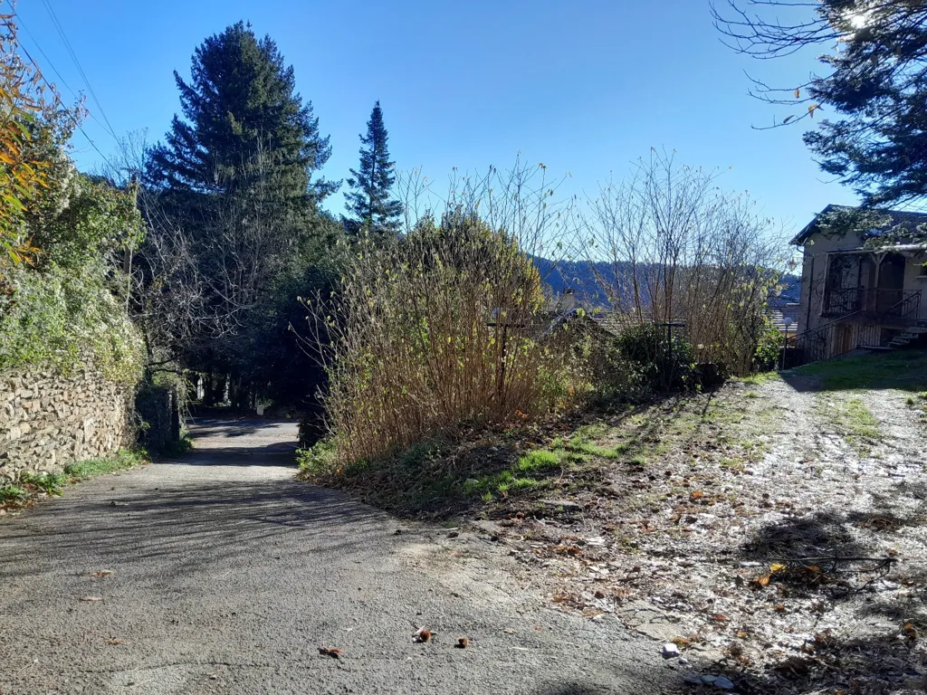 Välivaade - Rustic Hamlet House for Renovation in Ventalon