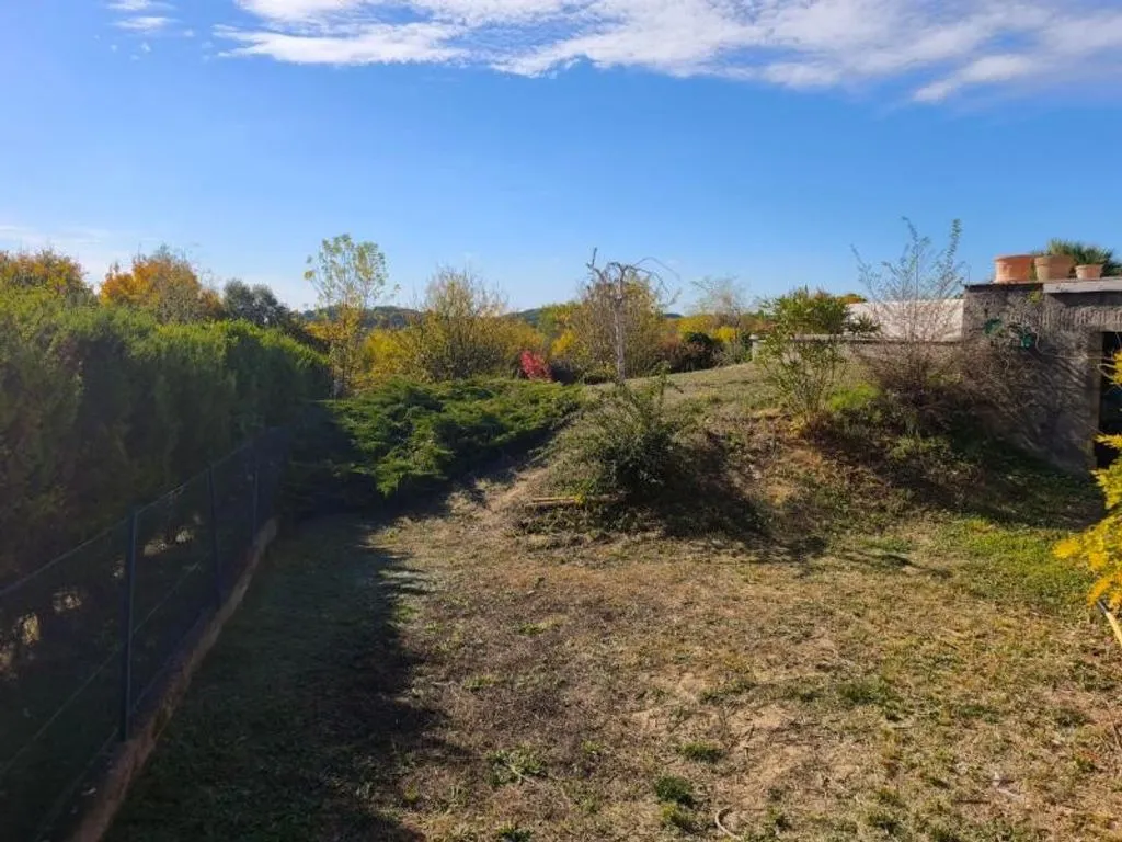 Jardin - Villa de Plain-Pied avec Piscine à Navès
