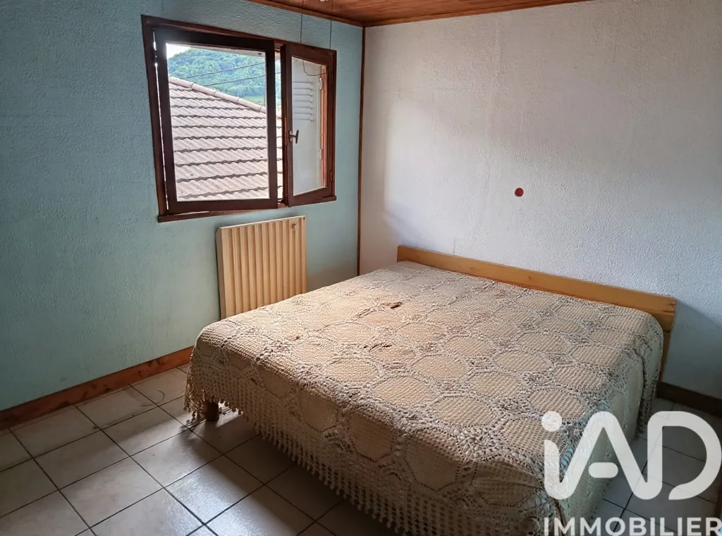 Chambres - Maison en Pierre dans le Centre Ancien de Chirens