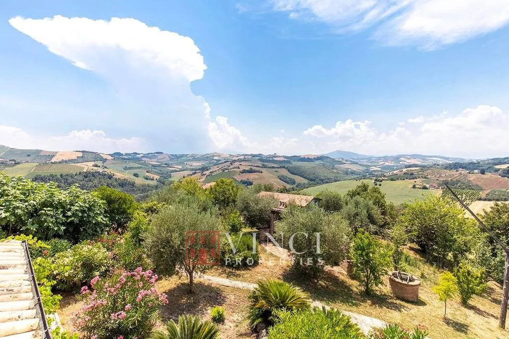 Terrass - Rustic Casale with Pool in Montefiore dell'Aso