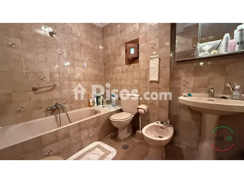 Vannitoad - Apartment with Balcony in Aller