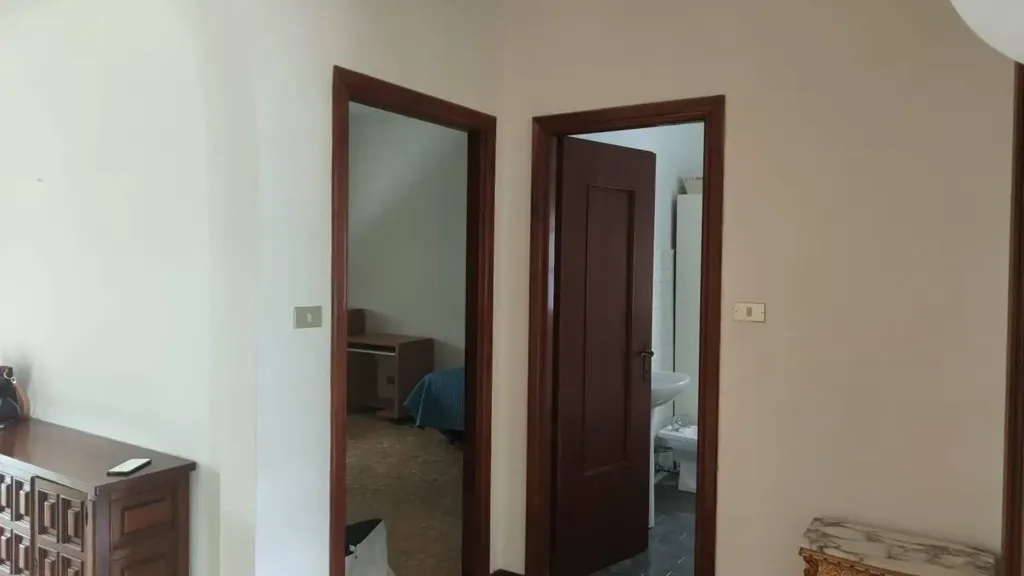 Esik - Restored Apartment with Balcony in Genoa
